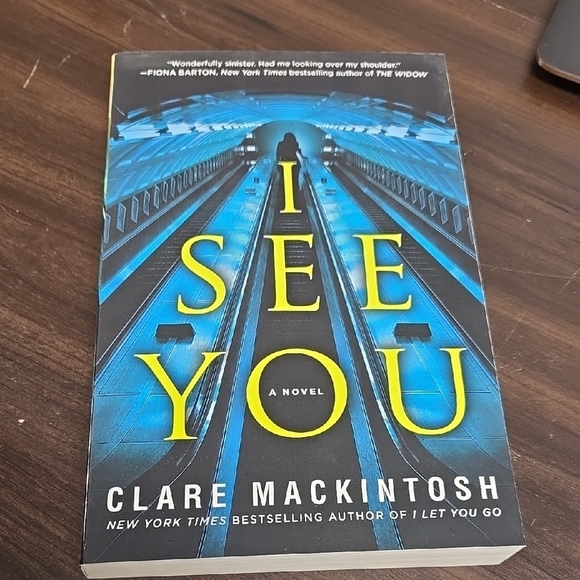 I See You by Clare Mackintosh Paperback Fiction Novel - Picture 1 of 8